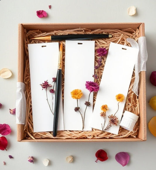 Pressed Flowers DIY Kit. Creat your own pressed flower art.